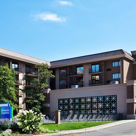 Holiday Inn Express Schaumburg-Rolling Meadows By Ihg Exterior foto